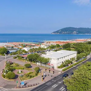 Hotel Tenda Rossa, Marina Di Carrara